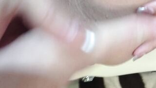 Squirt Fodendo o cuzinho da novinha e ela gemendo bem gostoso