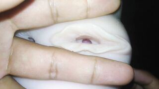 Papá despierta a su puta para tocarle el coño, ¡te dice que te quedes quieto y tomes