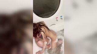 Adellas sucks it in the jacuzzi