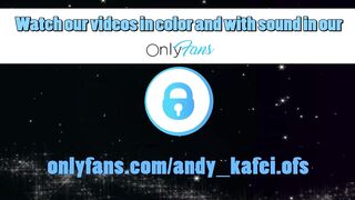 La secretaria de mi jefe me hizo una muy buena mamada