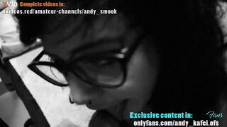 La secretaria de mi jefe me hizo una muy buena mamada