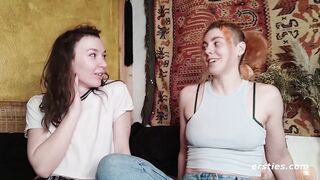 Ersties - Intensive Squirting-Action mit Zora und Innana