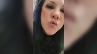 MILF SEXY FEMALE WEARING LACE GREEN HAIR LATINA