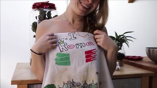 The fruit seller is going to get caught by her customer