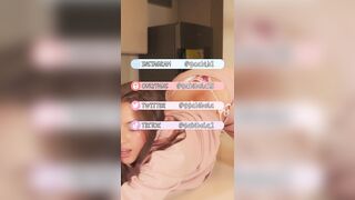 My tits and my ass shaking